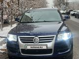 Volkswagen Touareg 2007 года за 8 000 000 тг. в Алматы