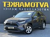 Toyota RAV4 2021 года за 14 000 000 тг. в Актобе