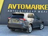 Toyota RAV4 2021 годаүшін14 000 000 тг. в Актобе – фото 3