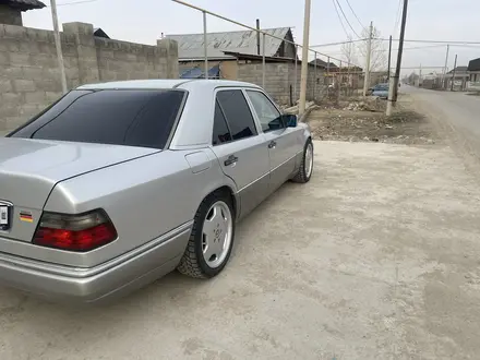 Mercedes-Benz E 320 1993 года за 3 200 000 тг. в Жаркент – фото 8