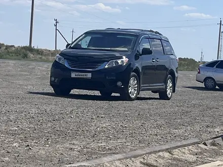 Toyota Sienna 2015 года за 11 500 000 тг. в Атырау – фото 3