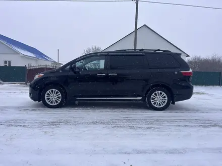 Toyota Sienna 2015 года за 11 500 000 тг. в Атырау – фото 7