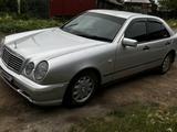 Mercedes-Benz E 200 1996 года за 2 150 000 тг. в Петропавловск – фото 2