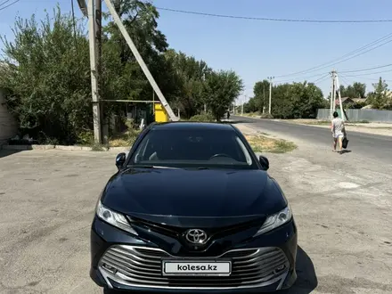 Toyota Camry 2018 года за 10 400 000 тг. в Тараз