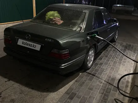 Mercedes-Benz E 220 1994 годаүшін1 500 000 тг. в Тараз – фото 15