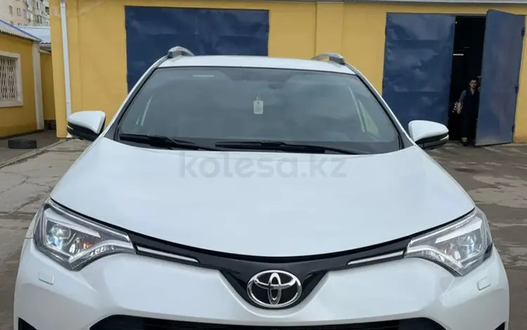 Toyota RAV4 2019 года за 14 000 000 тг. в Атырау