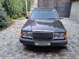 Mercedes-Benz E 220 1993 годаүшін1 000 000 тг. в Тараз