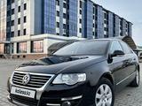 Volkswagen Passat 2005 года за 5 000 000 тг. в Уральск – фото 4