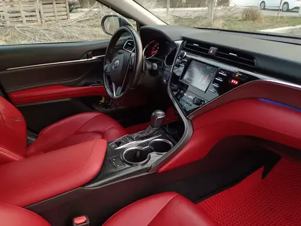Toyota Camry 2018 года за 12 000 000 тг. в Шымкент – фото 12