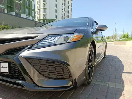 Toyota Camry 2018 года за 12 000 000 тг. в Шымкент – фото 2