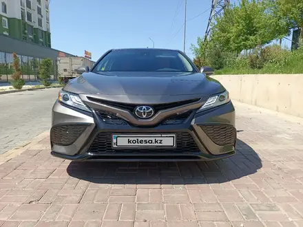Toyota Camry 2018 года за 12 000 000 тг. в Шымкент