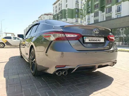 Toyota Camry 2018 года за 12 000 000 тг. в Шымкент – фото 29