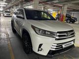 Toyota Highlander 2017 года за 23 100 000 тг. в Алматы