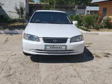 Toyota Camry, 2001