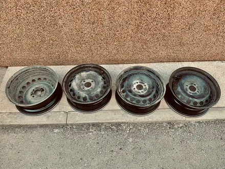 Железные диски R15 4x100 Рено (оригинал) каждый за 14 990 тг. в Астана