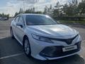 Toyota Camry 2018 года за 13 500 000 тг. в Астана – фото 2