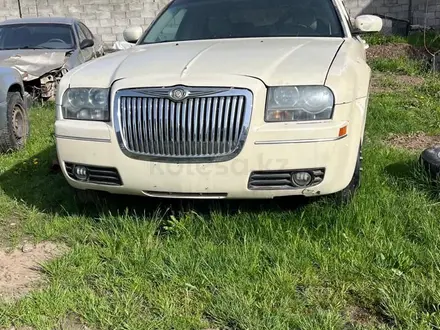 Chrysler 300C 2005 годаүшін2 000 000 тг. в Алматы