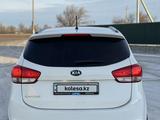 Kia Carens 2014 годаfor6 200 000 тг. в Актобе – фото 5