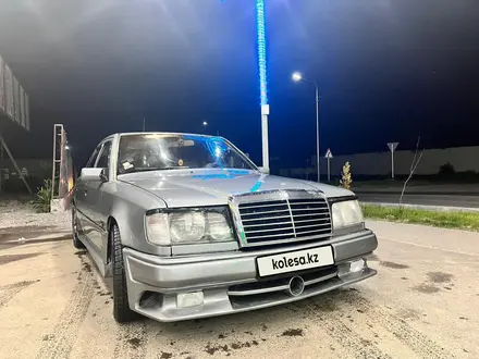 Mercedes-Benz E 200 1991 года за 2 100 000 тг. в Шымкент – фото 2