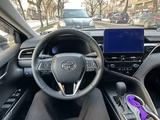 Toyota Camry 2023 года за 16 500 000 тг. в Алматы – фото 2