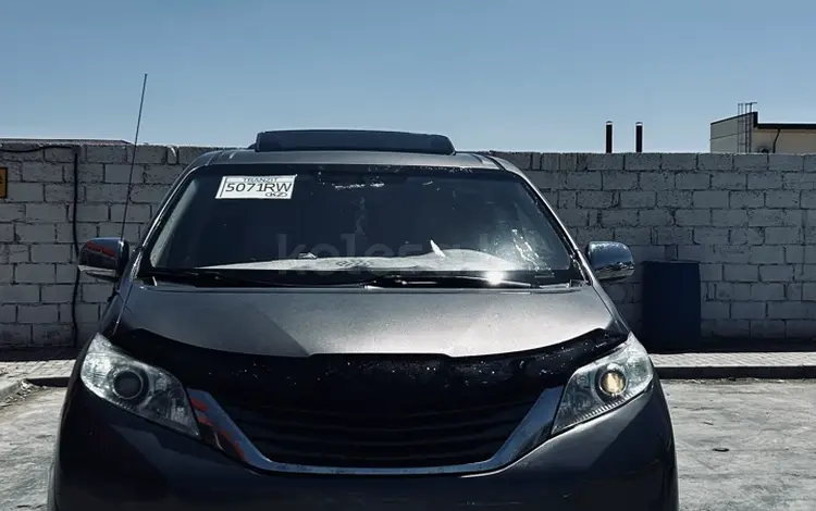 Toyota Sienna 2013 года за 7 000 000 тг. в Актау