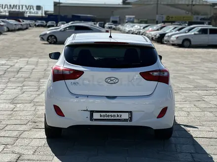 Hyundai i30 2015 года за 5 300 000 тг. в Атырау – фото 4