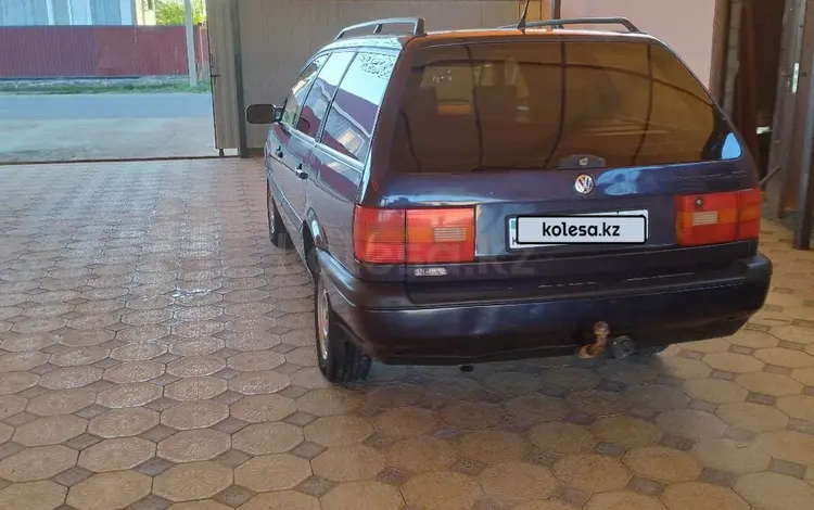 Volkswagen Passat 1995 годаүшін2 000 000 тг. в Атырау