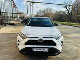 Toyota RAV4 2021 годаүшін17 000 000 тг. в Уральск – фото 3