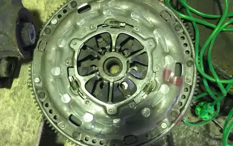 Сцепление в сборе на Фольксваген Т5 за 13 000 тг. в Павлодар