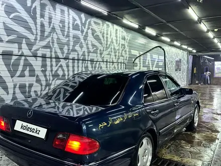 Mercedes-Benz E 320 1995 года за 1 200 000 тг. в Астана – фото 9