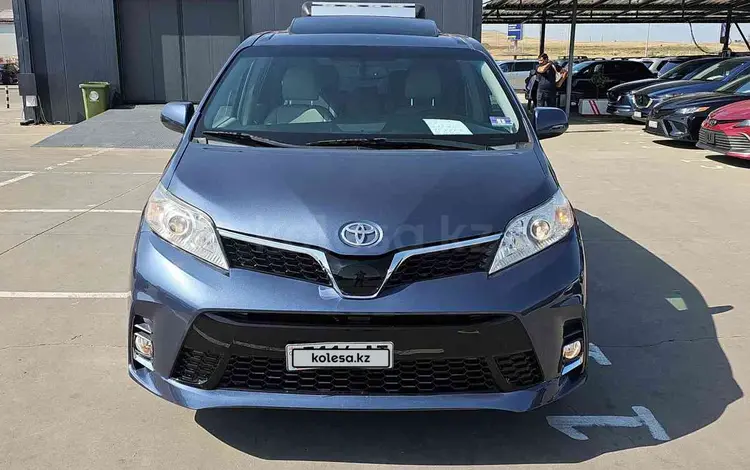 Toyota Sienna 2015 годаүшін7 800 000 тг. в Алматы