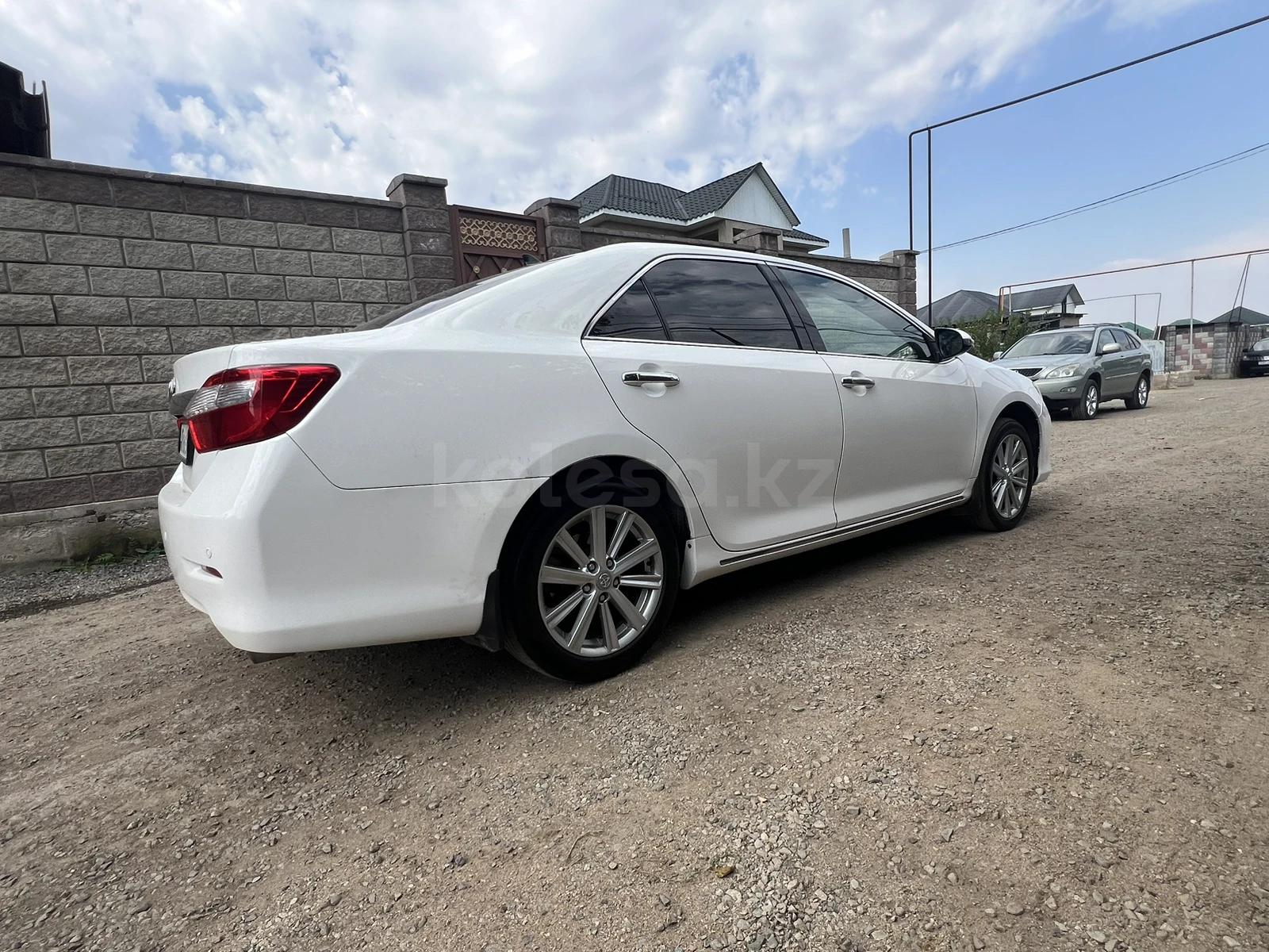 Toyota Camry 2013 г.