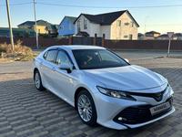 Toyota Camry 2020 года за 13 500 000 тг. в Атырау