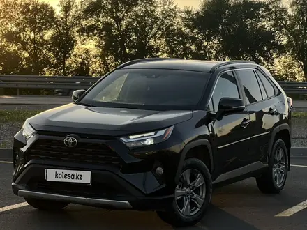 Toyota RAV4 2022 года за 15 500 000 тг. в Алматы