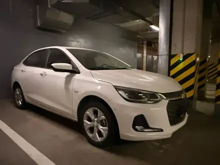 Chevrolet Onix 2024 года за 6 000 000 тг. в Астана