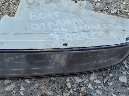 Передние б/у противотуманки на запчасти. за 11 000 тг. в Актобе – фото 2