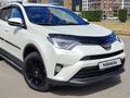 Toyota RAV4 2018 годаfor12 500 000 тг. в Астана