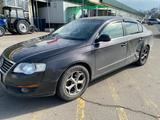 Volkswagen Passat 2005 года за 2 350 000 тг. в Алматы – фото 4