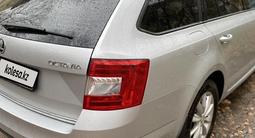 Skoda Octavia 2015 года за 6 990 000 тг. в Алматы – фото 2