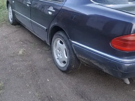 Mercedes-Benz E 230 1995 года за 1 500 000 тг. в Караганда – фото 5