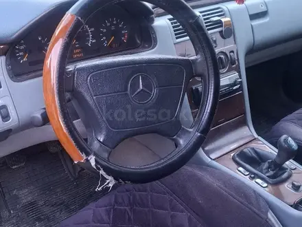 Mercedes-Benz E 230 1995 года за 1 500 000 тг. в Караганда – фото 6