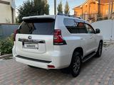 Toyota Land Cruiser Prado 2018 года за 33 900 000 тг. в Актобе – фото 5