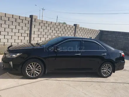 Toyota Camry 2018 года за 13 600 000 тг. в Шымкент