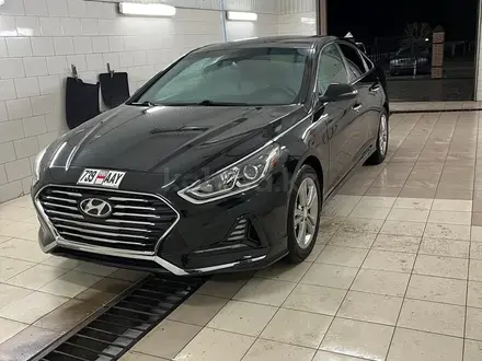 Hyundai Sonata 2017 года за 6 250 000 тг. в Уральск