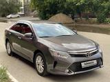 Toyota Camry 2015 года за 10 800 000 тг. в Актобе – фото 3