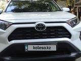 Toyota RAV4 2020 года за 16 900 000 тг. в Алматы – фото 2