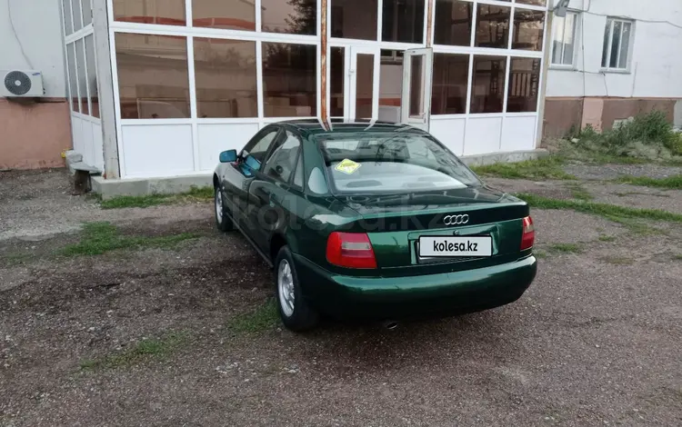 Audi A4 1996 годаfor2 450 000 тг. в Уральск