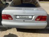 Mercedes-Benz E 200 1997 года за 2 800 000 тг. в Павлодар – фото 3