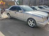 Mercedes-Benz E 200 1997 года за 2 800 000 тг. в Павлодар – фото 2