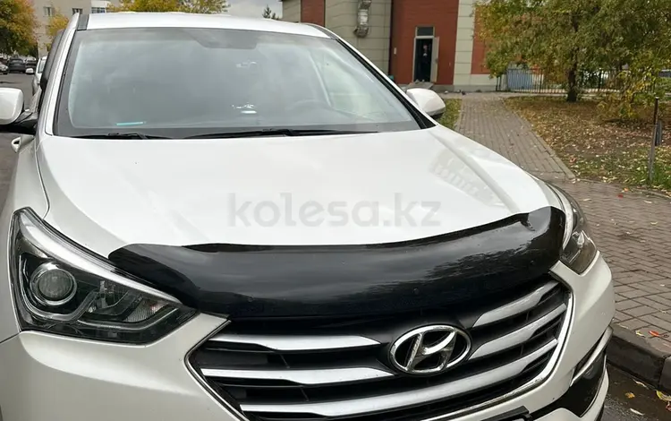 Hyundai Santa Fe 2017 годаfor10 900 000 тг. в Астана